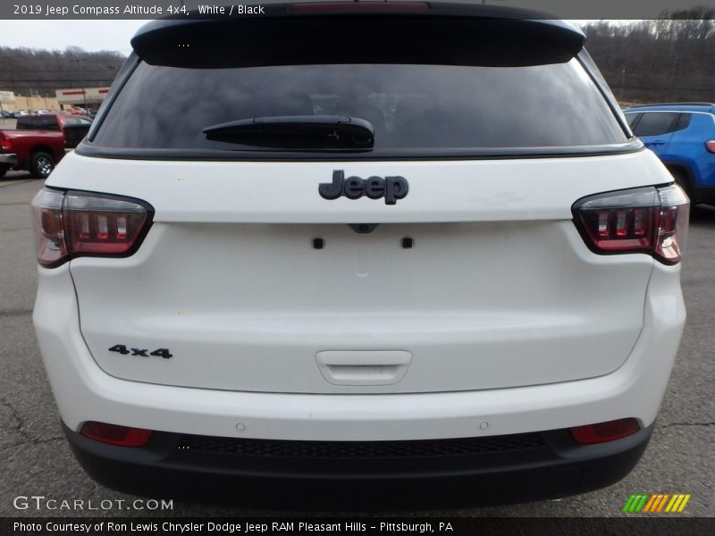 White / Black 2019 Jeep Compass Altitude 4x4