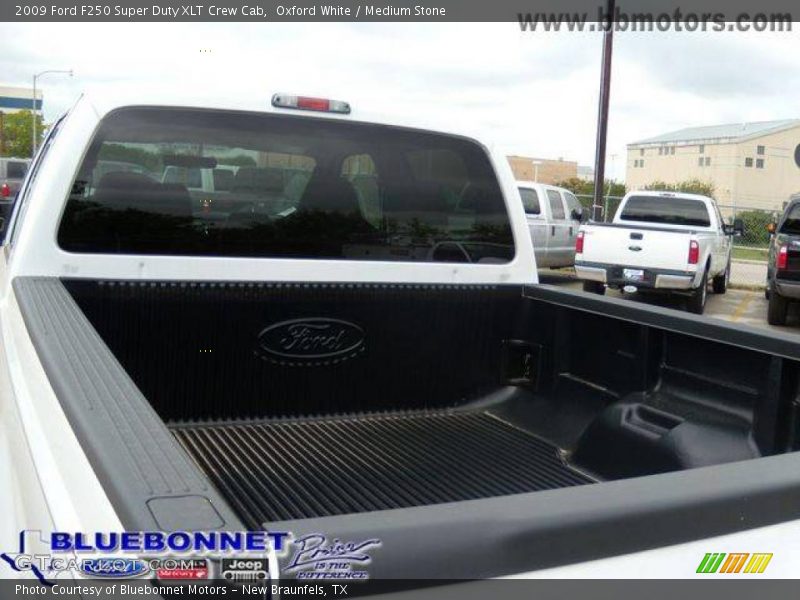 Oxford White / Medium Stone 2009 Ford F250 Super Duty XLT Crew Cab