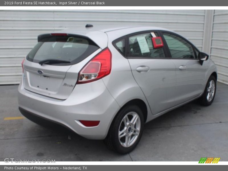 Ingot Silver / Charcoal Black 2019 Ford Fiesta SE Hatchback
