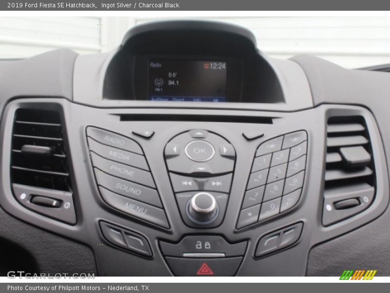 Ingot Silver / Charcoal Black 2019 Ford Fiesta SE Hatchback