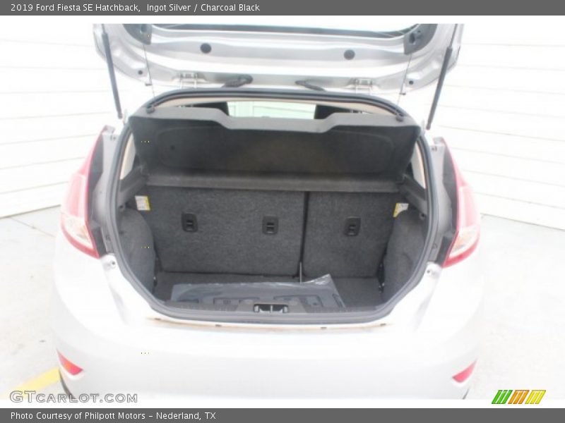 Ingot Silver / Charcoal Black 2019 Ford Fiesta SE Hatchback