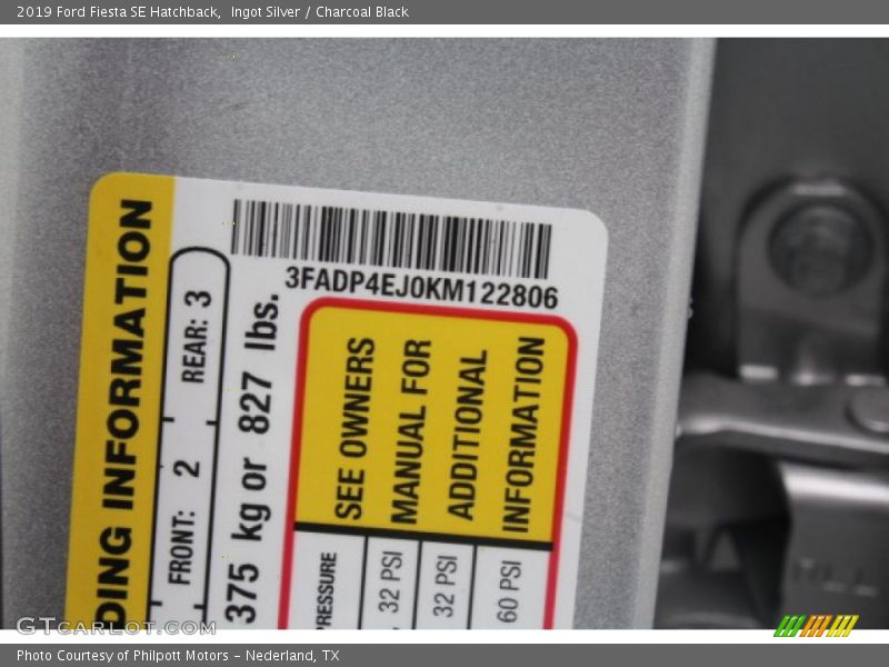 Ingot Silver / Charcoal Black 2019 Ford Fiesta SE Hatchback