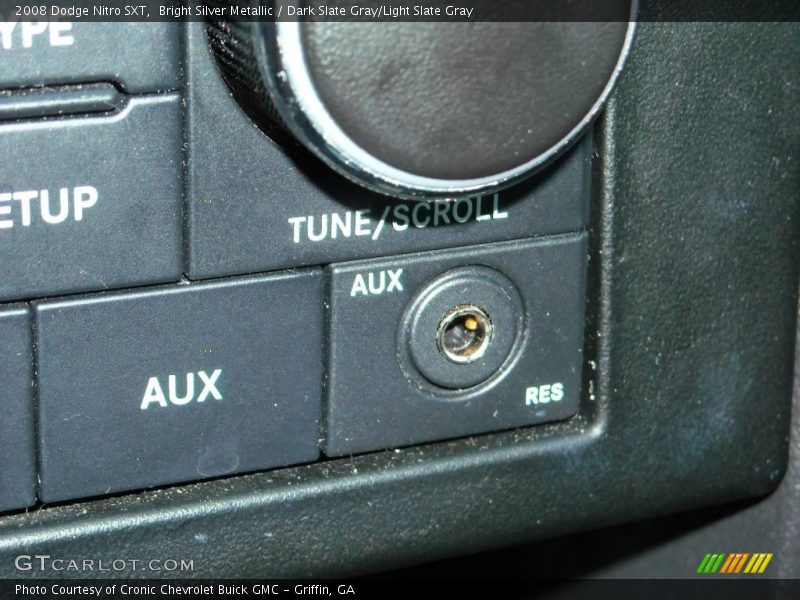 Bright Silver Metallic / Dark Slate Gray/Light Slate Gray 2008 Dodge Nitro SXT