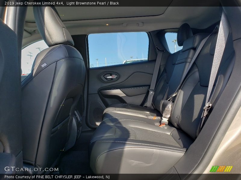 Light Brownstone Pearl / Black 2019 Jeep Cherokee Limited 4x4