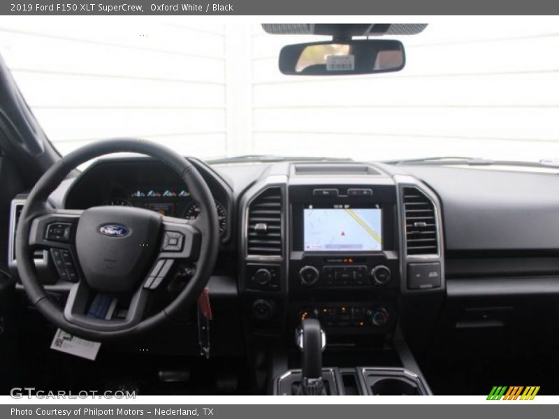 Oxford White / Black 2019 Ford F150 XLT SuperCrew