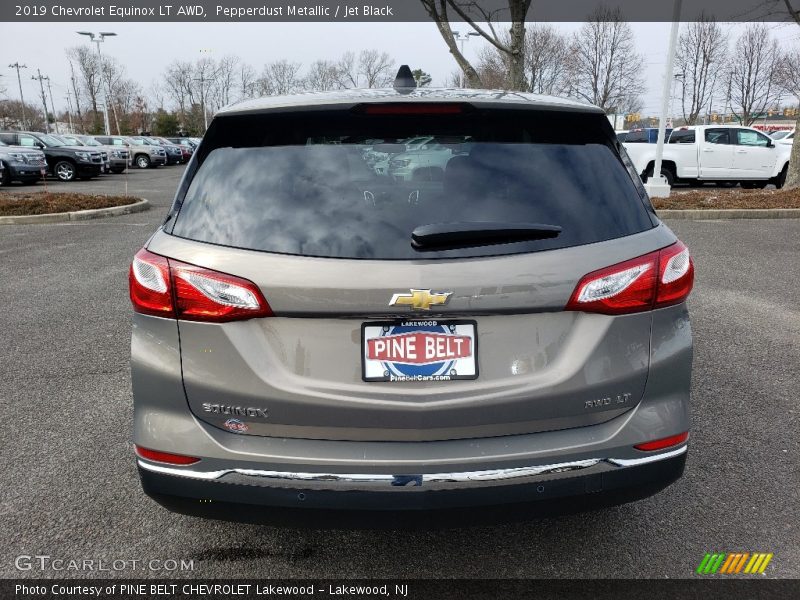 Pepperdust Metallic / Jet Black 2019 Chevrolet Equinox LT AWD