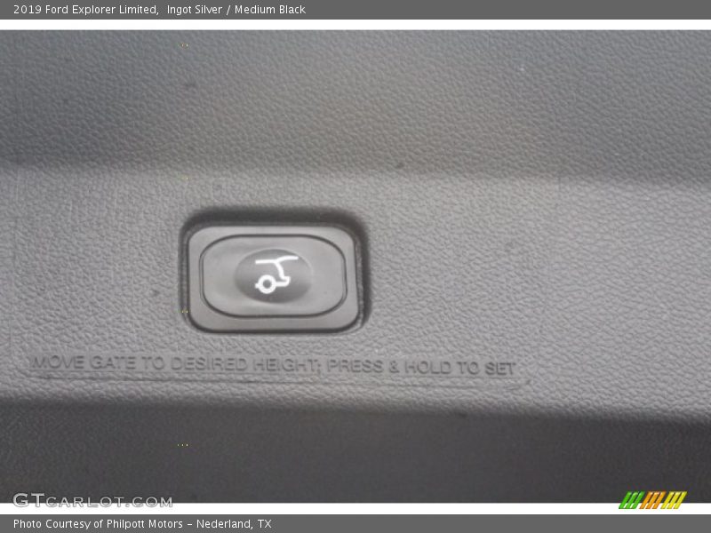 Ingot Silver / Medium Black 2019 Ford Explorer Limited