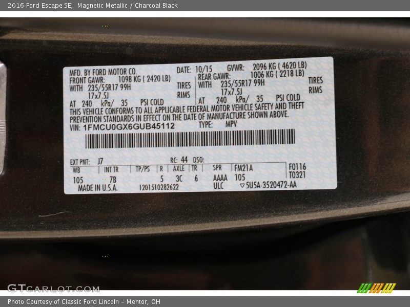 Magnetic Metallic / Charcoal Black 2016 Ford Escape SE