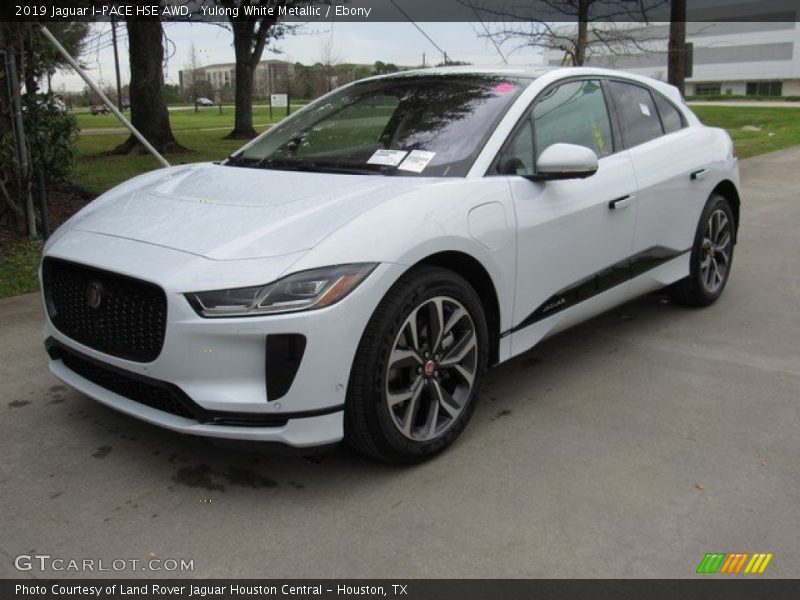 Front 3/4 View of 2019 I-PACE HSE AWD