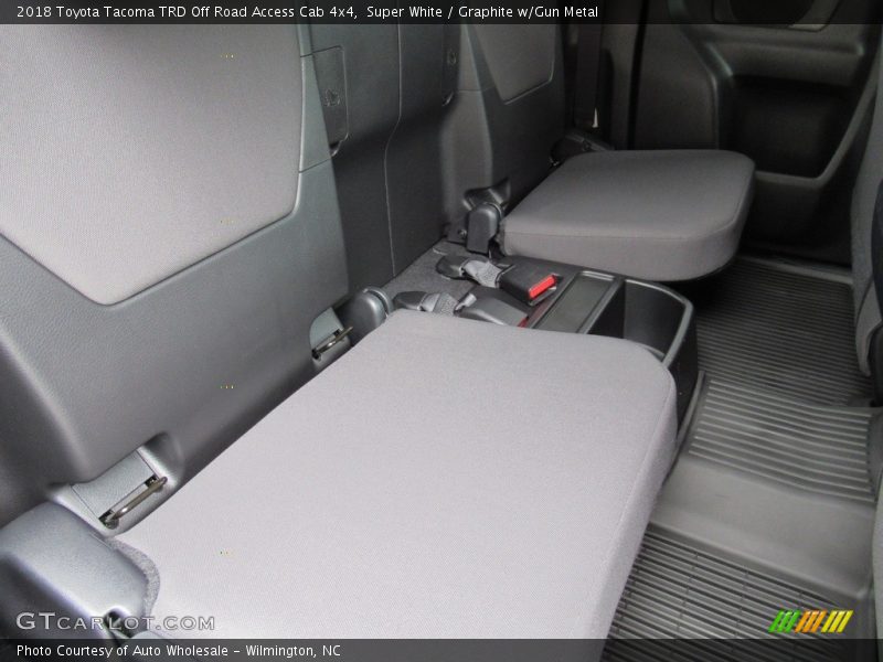Super White / Graphite w/Gun Metal 2018 Toyota Tacoma TRD Off Road Access Cab 4x4
