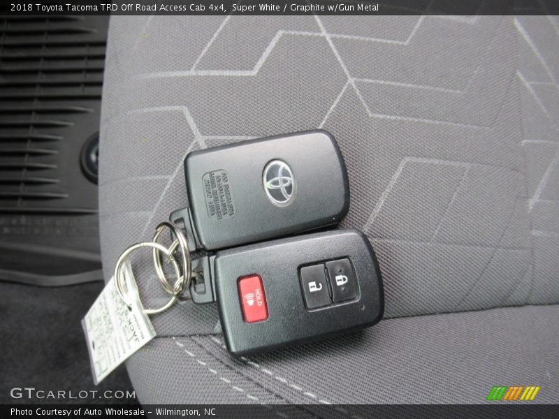 Super White / Graphite w/Gun Metal 2018 Toyota Tacoma TRD Off Road Access Cab 4x4