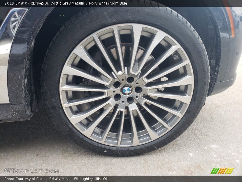  2019 X7 xDrive50i Wheel
