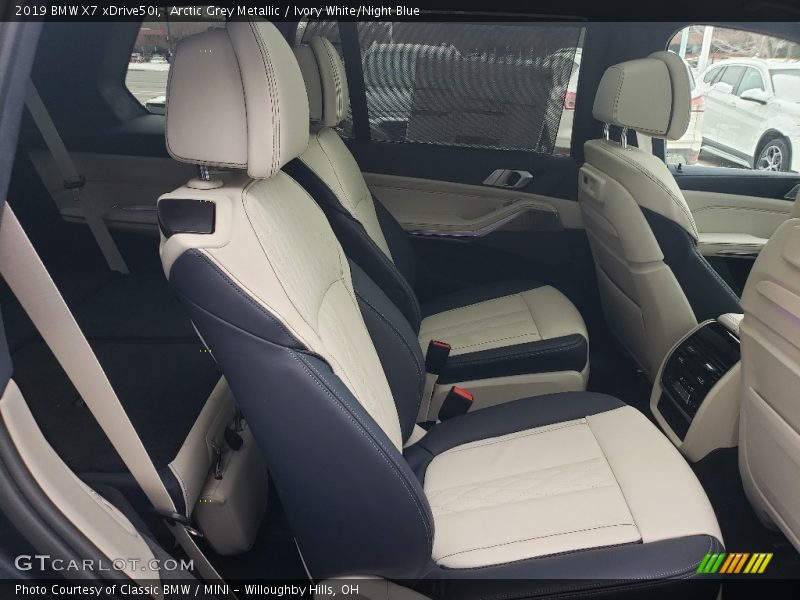  2019 X7 xDrive50i Ivory White/Night Blue Interior