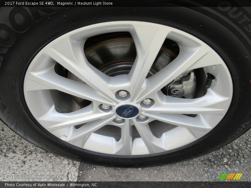 Magnetic / Medium Light Stone 2017 Ford Escape SE 4WD