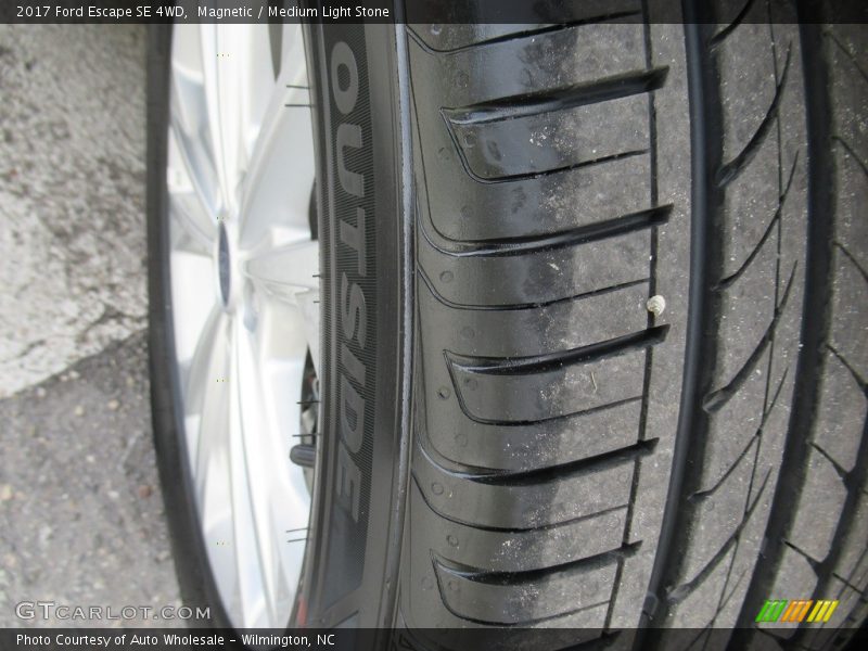 Magnetic / Medium Light Stone 2017 Ford Escape SE 4WD