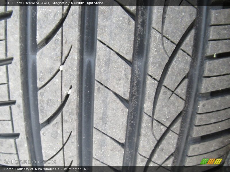 Magnetic / Medium Light Stone 2017 Ford Escape SE 4WD
