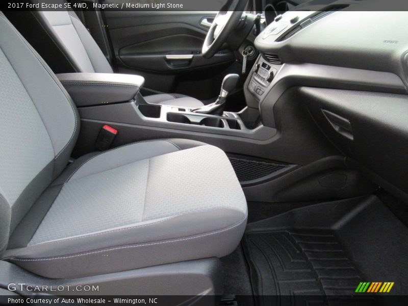 Magnetic / Medium Light Stone 2017 Ford Escape SE 4WD