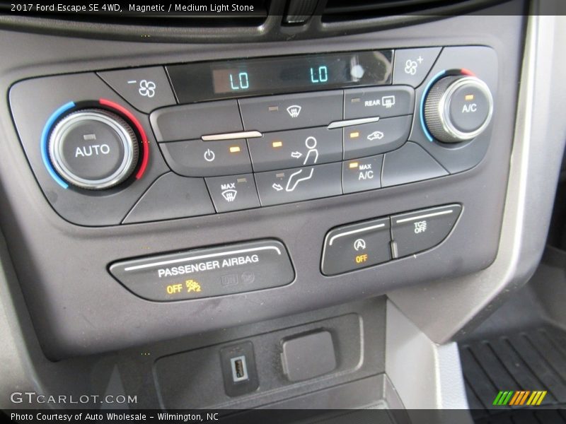 Magnetic / Medium Light Stone 2017 Ford Escape SE 4WD