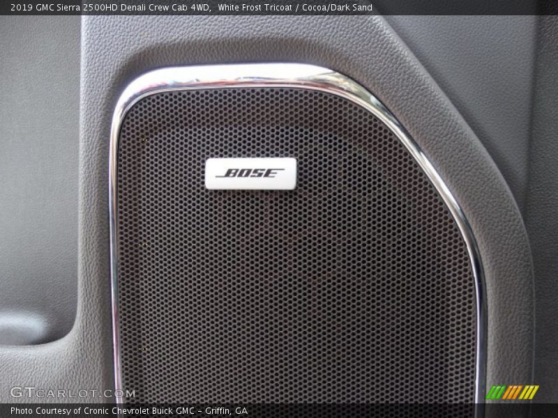 White Frost Tricoat / Cocoa/Dark Sand 2019 GMC Sierra 2500HD Denali Crew Cab 4WD