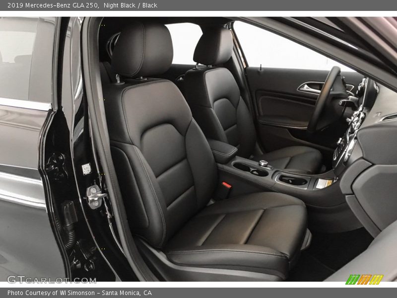 Night Black / Black 2019 Mercedes-Benz GLA 250