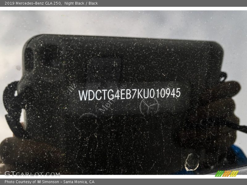 Night Black / Black 2019 Mercedes-Benz GLA 250