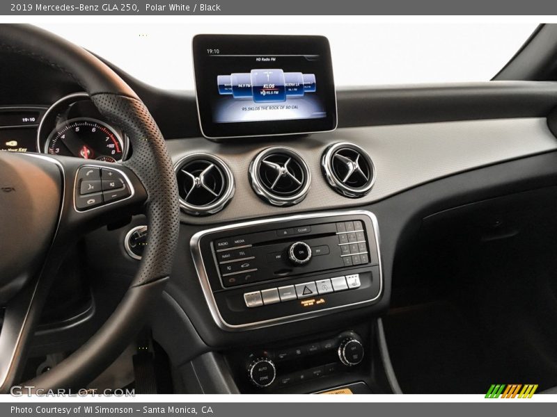 Polar White / Black 2019 Mercedes-Benz GLA 250