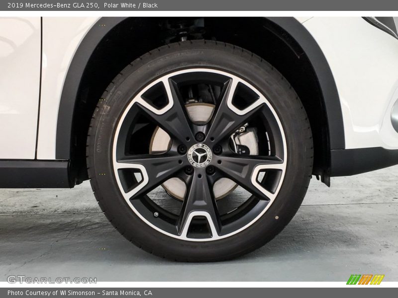 Polar White / Black 2019 Mercedes-Benz GLA 250