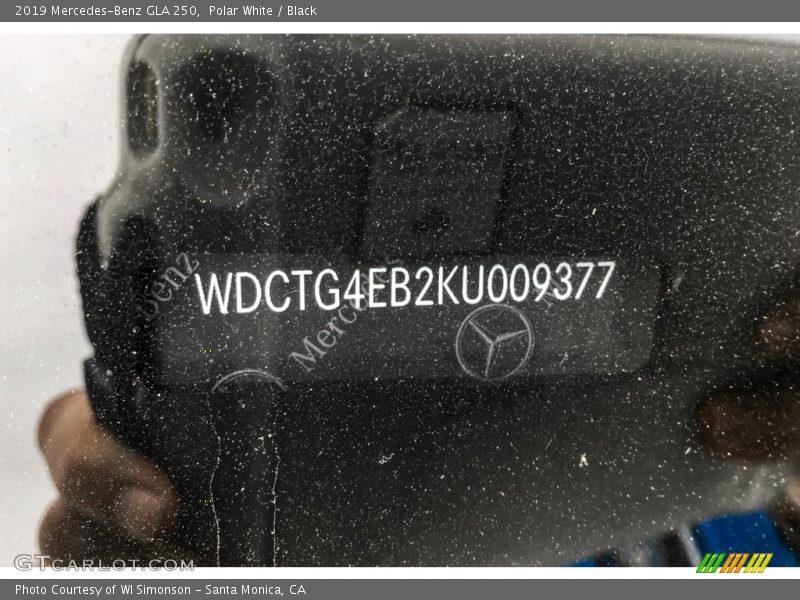 Polar White / Black 2019 Mercedes-Benz GLA 250