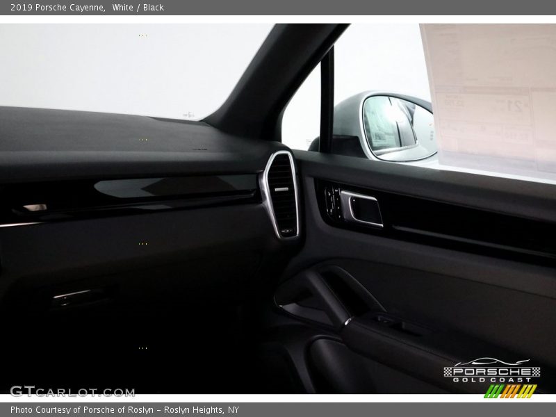 White / Black 2019 Porsche Cayenne