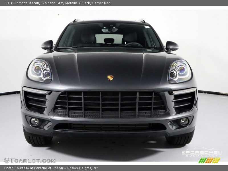 Volcano Grey Metallic / Black/Garnet Red 2018 Porsche Macan