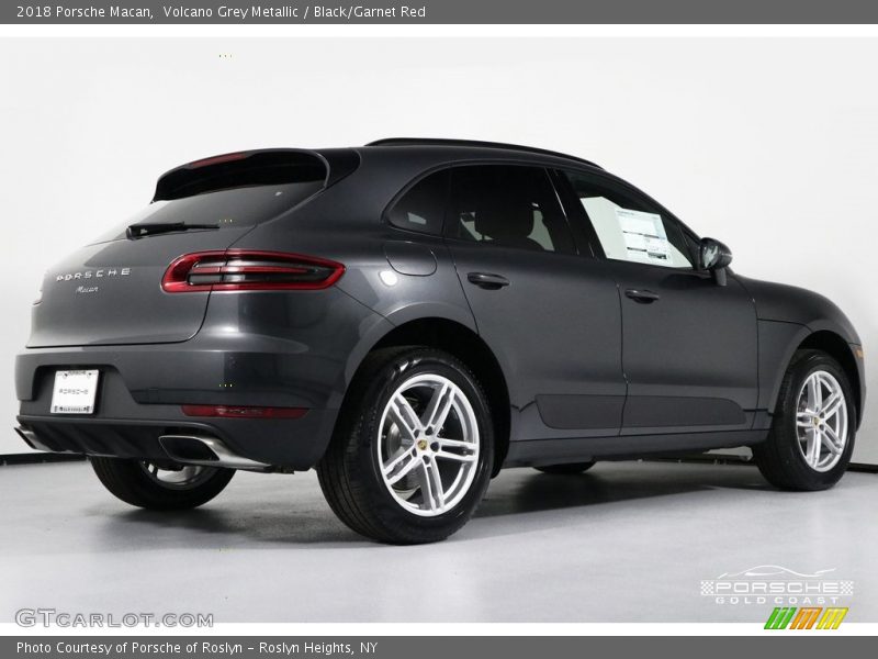 Volcano Grey Metallic / Black/Garnet Red 2018 Porsche Macan