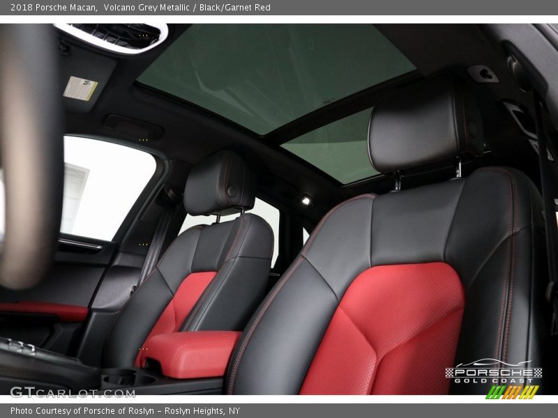 Volcano Grey Metallic / Black/Garnet Red 2018 Porsche Macan