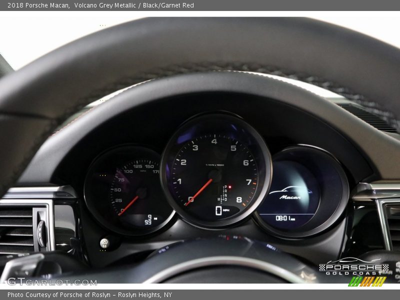 Volcano Grey Metallic / Black/Garnet Red 2018 Porsche Macan