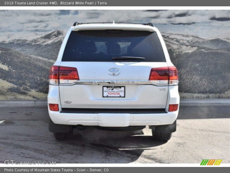 Blizzard White Pearl / Terra 2019 Toyota Land Cruiser 4WD