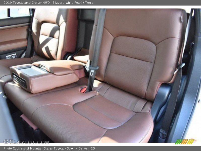 Blizzard White Pearl / Terra 2019 Toyota Land Cruiser 4WD
