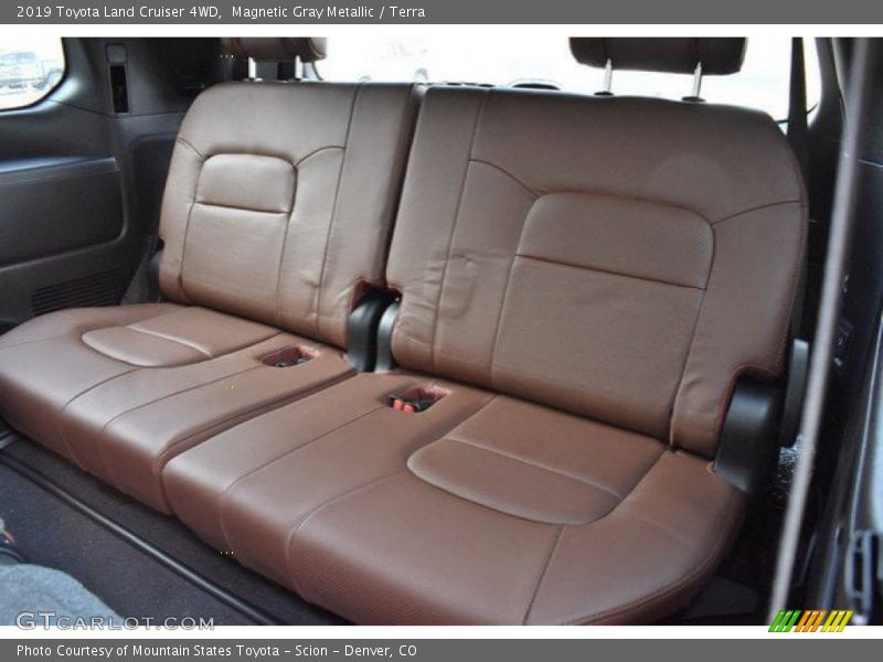 Magnetic Gray Metallic / Terra 2019 Toyota Land Cruiser 4WD