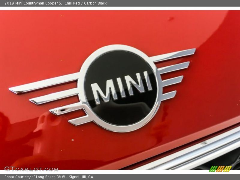 Chili Red / Carbon Black 2019 Mini Countryman Cooper S