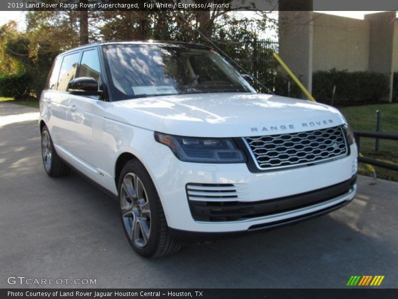 Fuji White / Espresso/Almond 2019 Land Rover Range Rover Supercharged