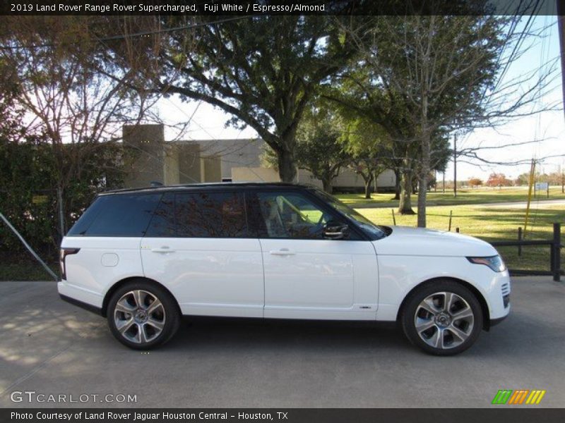 Fuji White / Espresso/Almond 2019 Land Rover Range Rover Supercharged