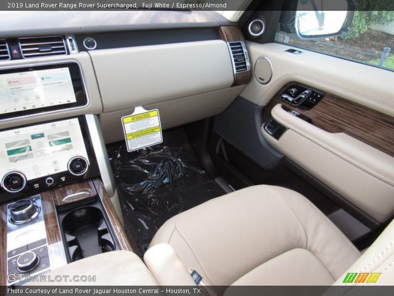 Fuji White / Espresso/Almond 2019 Land Rover Range Rover Supercharged