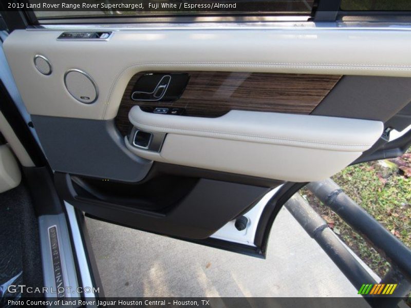 Fuji White / Espresso/Almond 2019 Land Rover Range Rover Supercharged