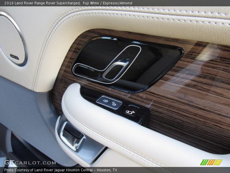 Fuji White / Espresso/Almond 2019 Land Rover Range Rover Supercharged