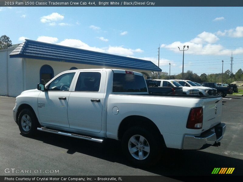 Bright White / Black/Diesel Gray 2019 Ram 1500 Classic Tradesman Crew Cab 4x4