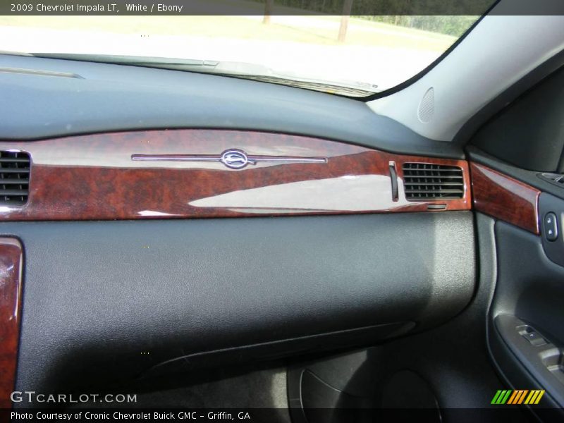 White / Ebony 2009 Chevrolet Impala LT