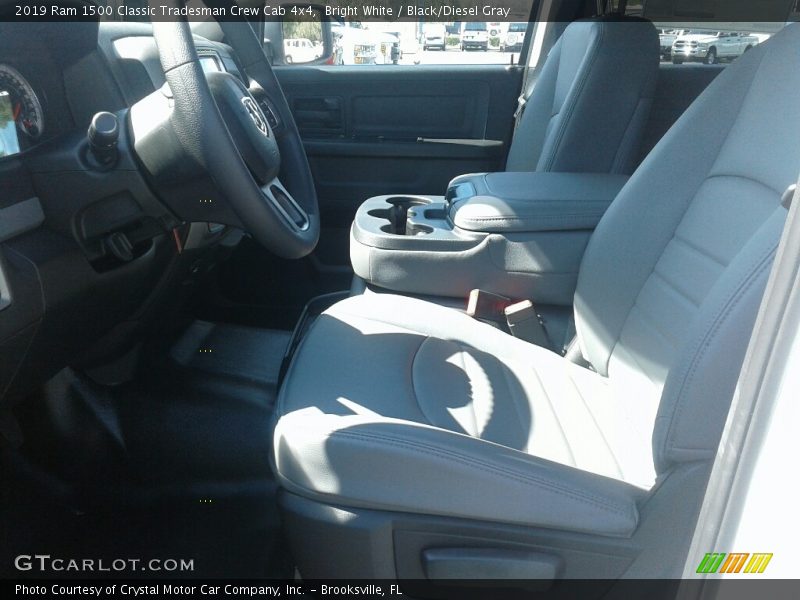 Bright White / Black/Diesel Gray 2019 Ram 1500 Classic Tradesman Crew Cab 4x4