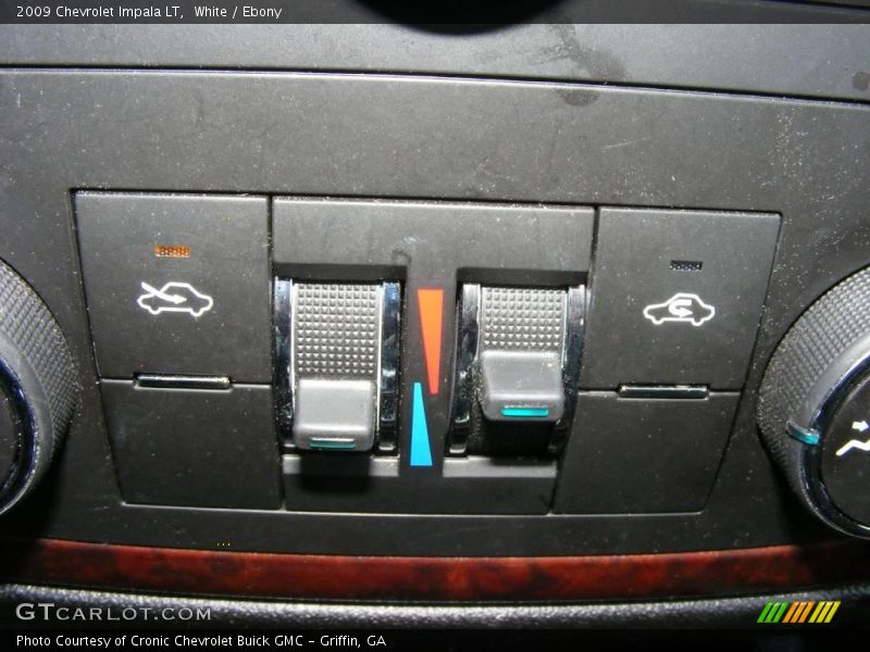 White / Ebony 2009 Chevrolet Impala LT