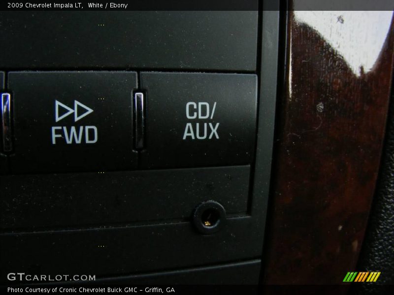 White / Ebony 2009 Chevrolet Impala LT