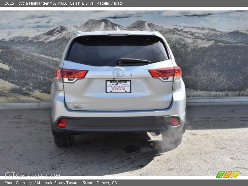 Celestial Silver Metallic / Black 2019 Toyota Highlander XLE AWD