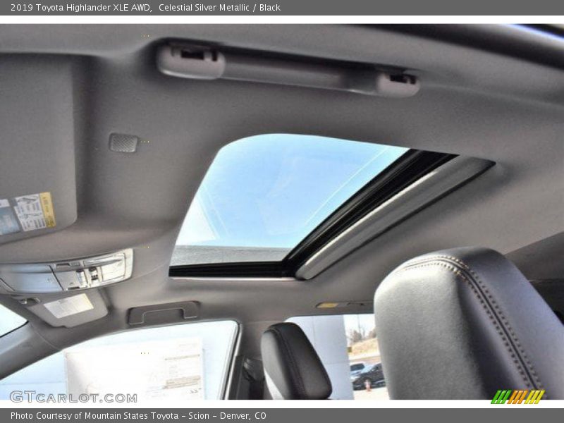 Celestial Silver Metallic / Black 2019 Toyota Highlander XLE AWD
