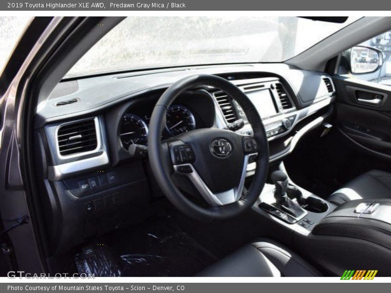 Predawn Gray Mica / Black 2019 Toyota Highlander XLE AWD